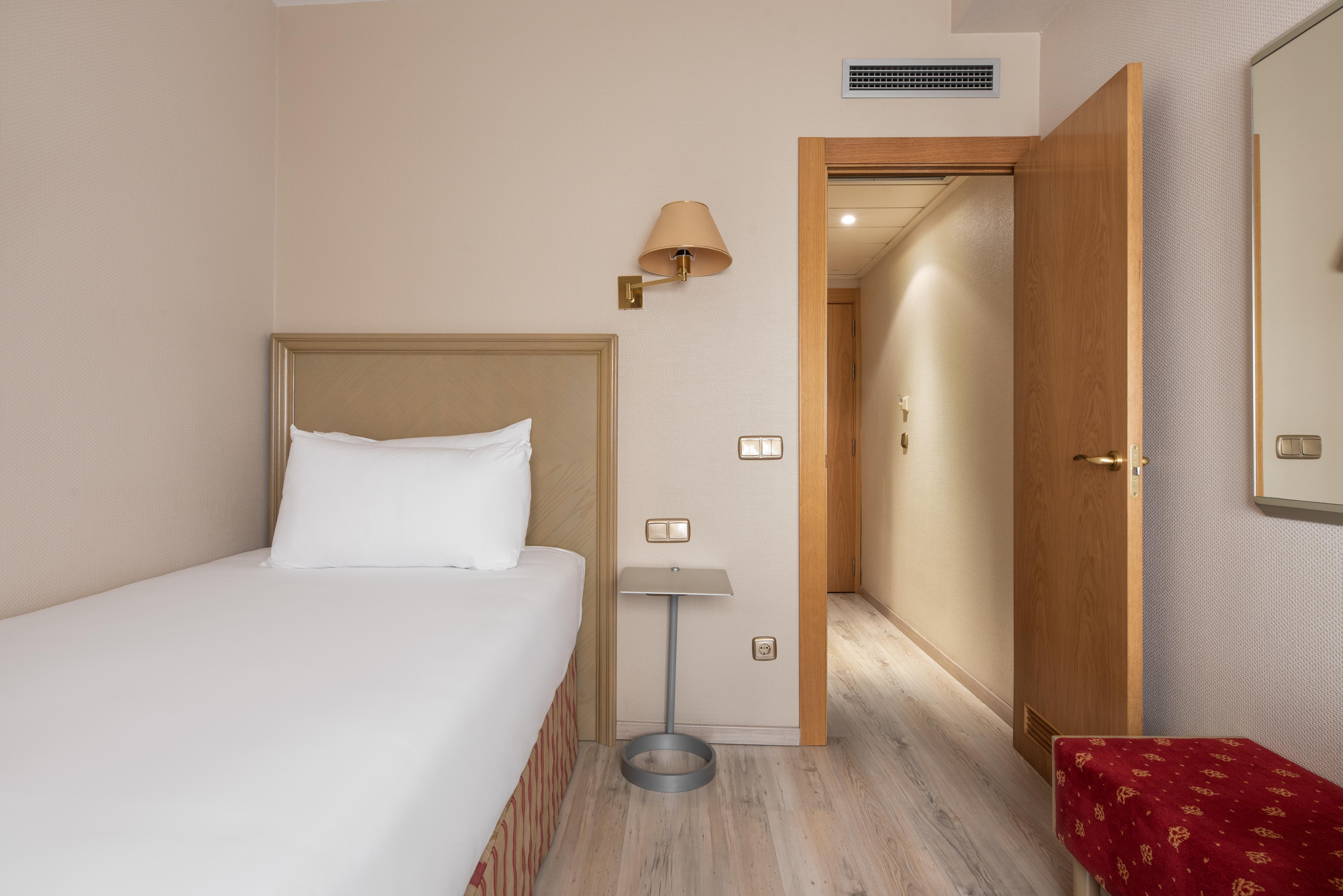 Hotel Crisol Almirante Bonifaz à Burgo Extérieur photo