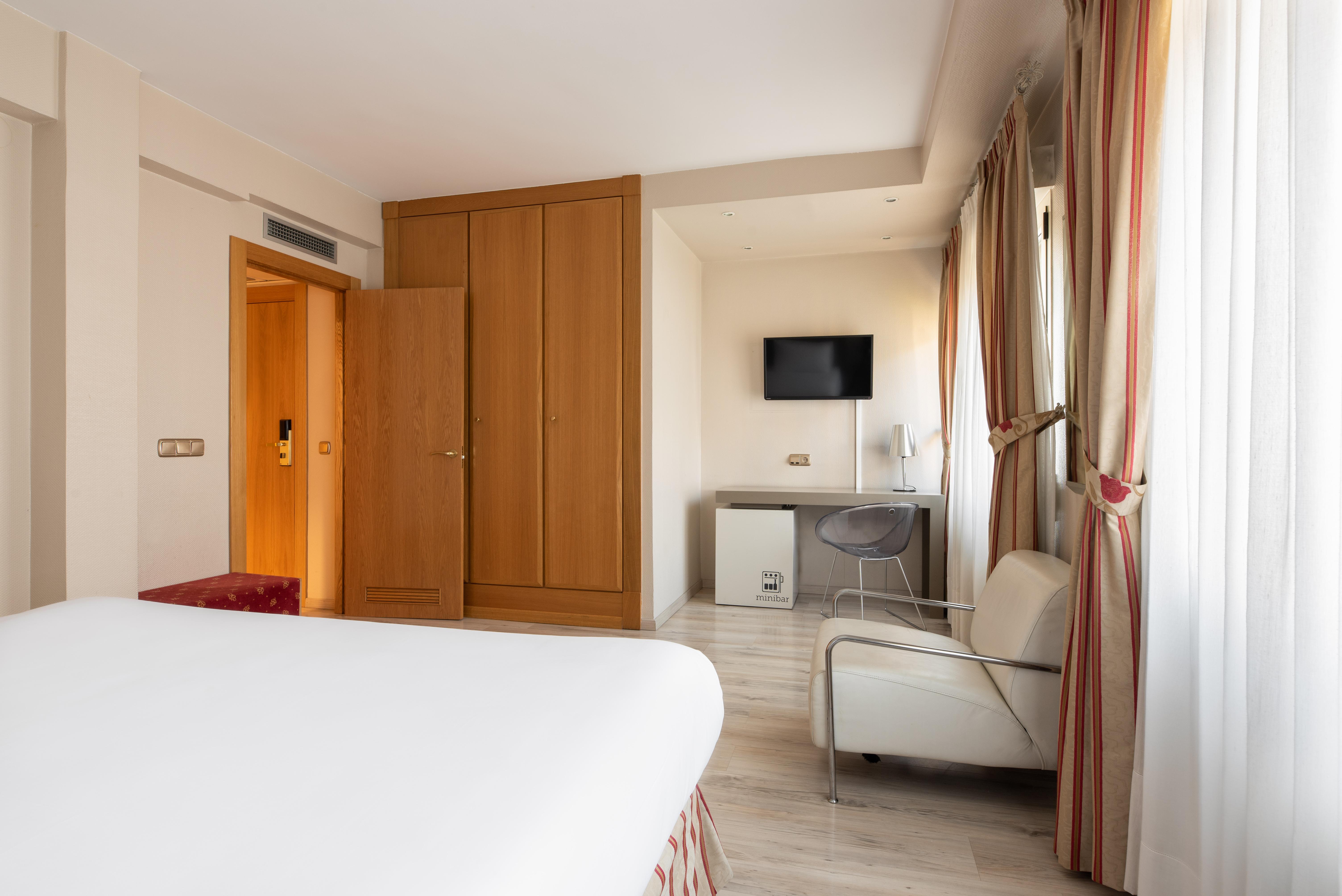 Hotel Crisol Almirante Bonifaz à Burgo Extérieur photo