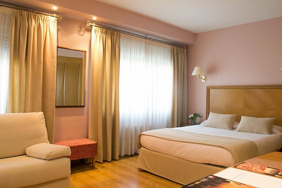 Hotel Crisol Almirante Bonifaz à Burgo Extérieur photo