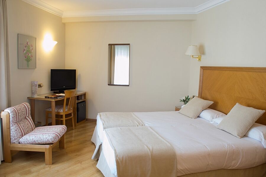 Hotel Crisol Almirante Bonifaz à Burgo Extérieur photo