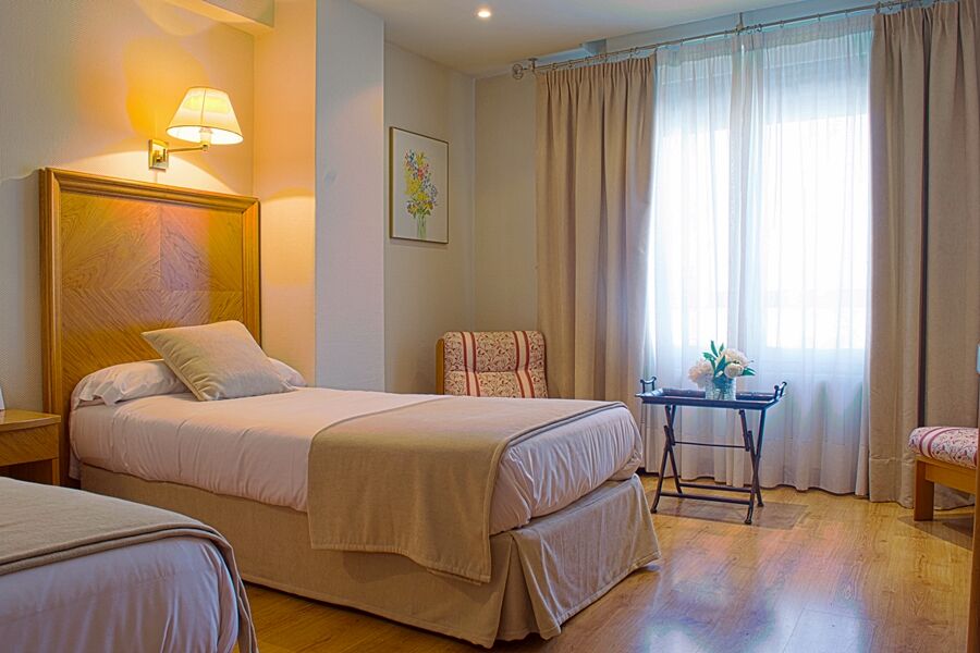 Hotel Crisol Almirante Bonifaz à Burgo Extérieur photo