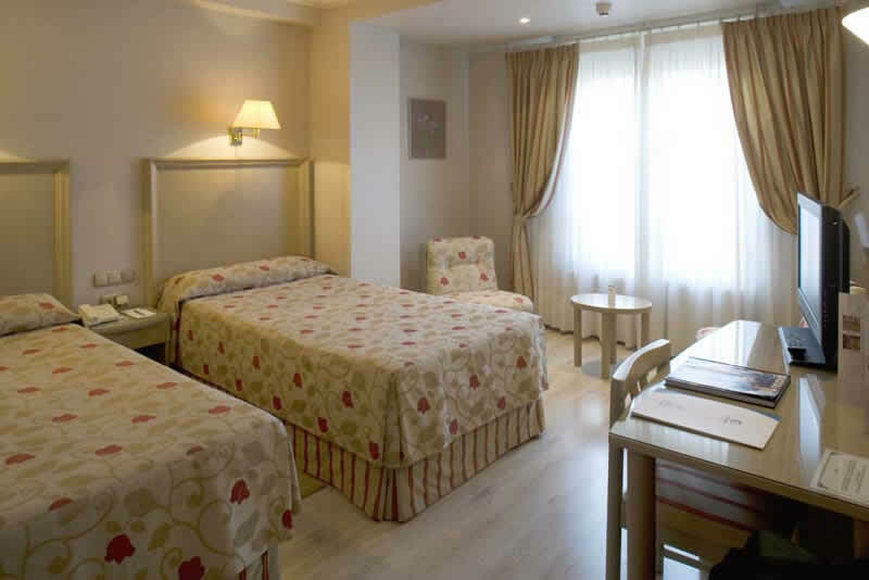 Hotel Crisol Almirante Bonifaz à Burgo Extérieur photo